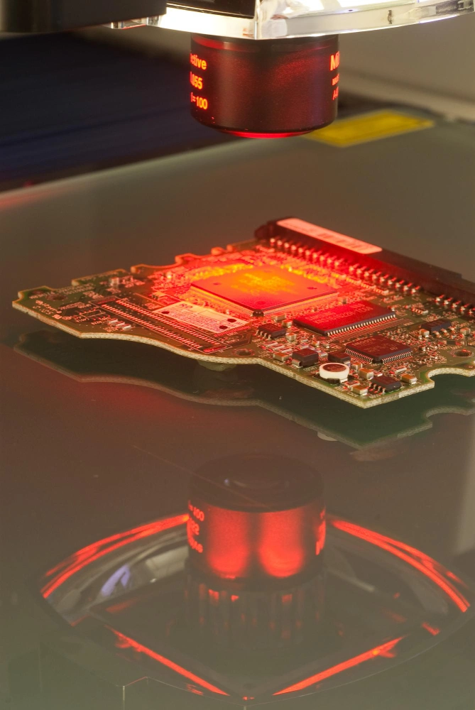 Semiconductor fabrication facility with advanced chipmaking equipment in operation