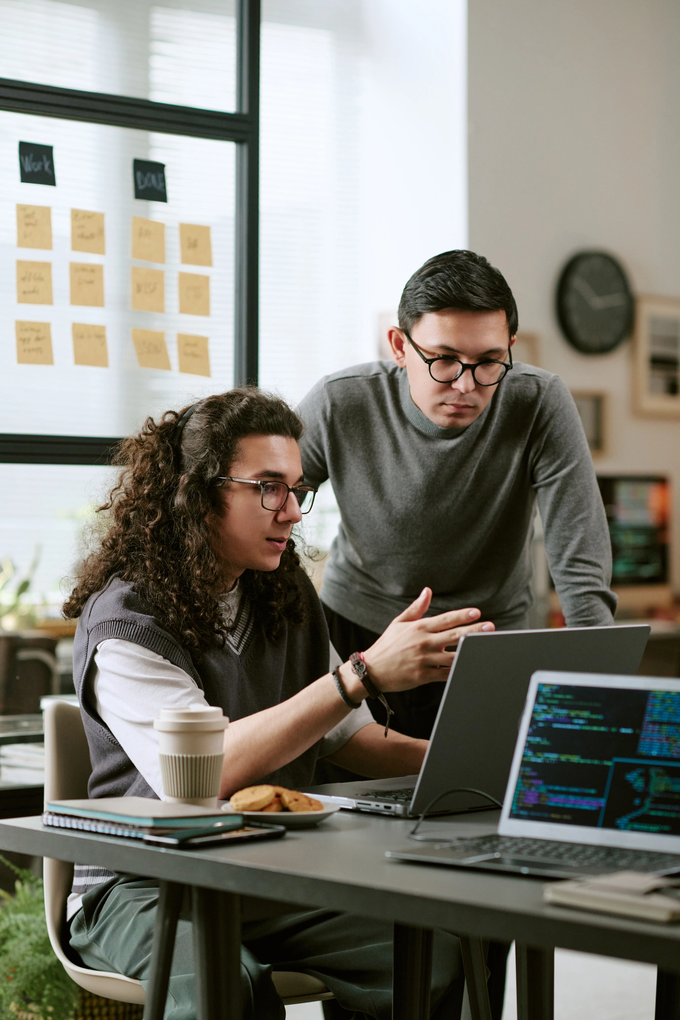 Enterprise supply chain team using AI integration services to connect logistics, planning, and operational systems